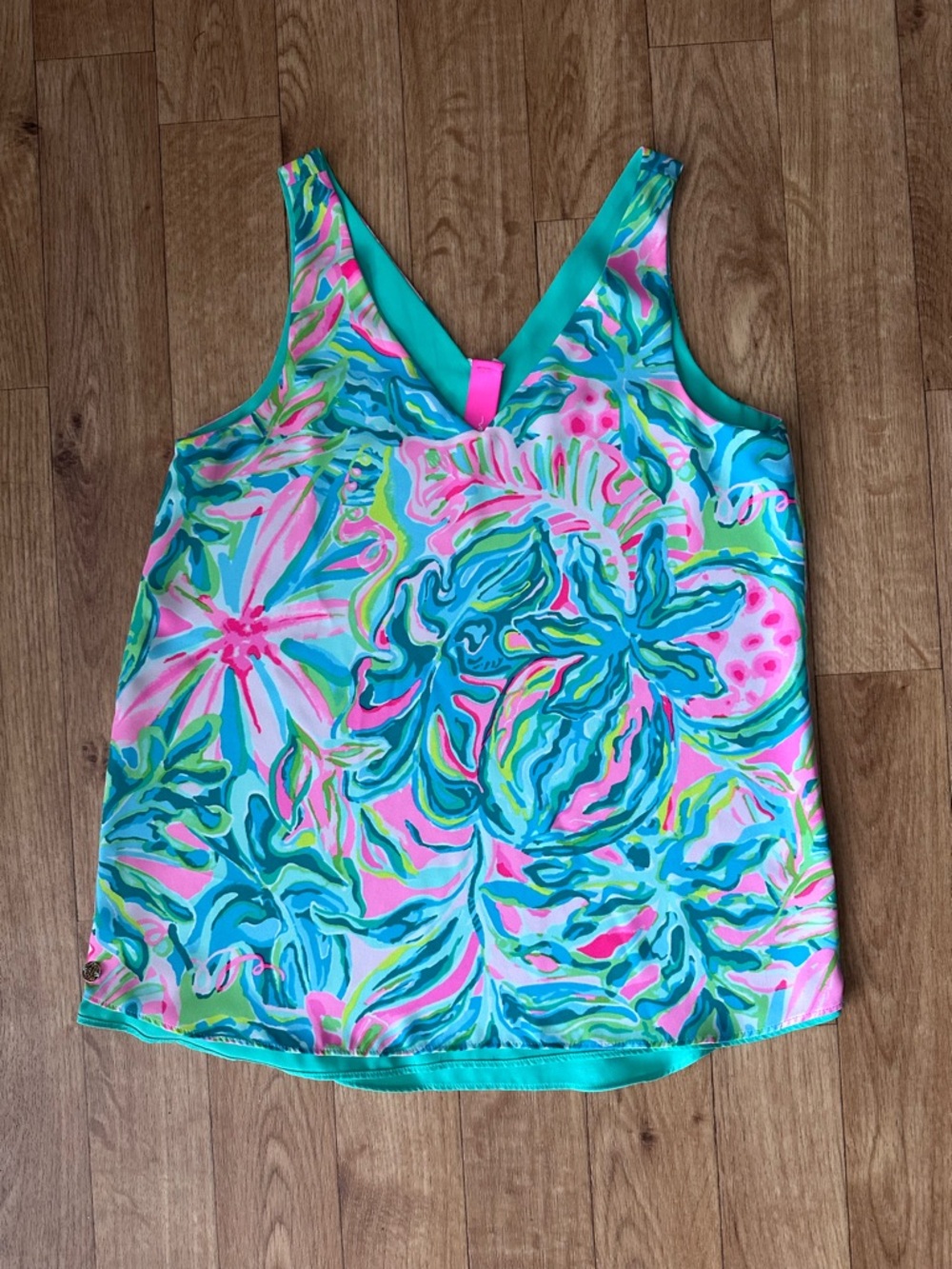 Lilly Pulitzer V-Neck Tropical Shell in Hot Pink & Aqua